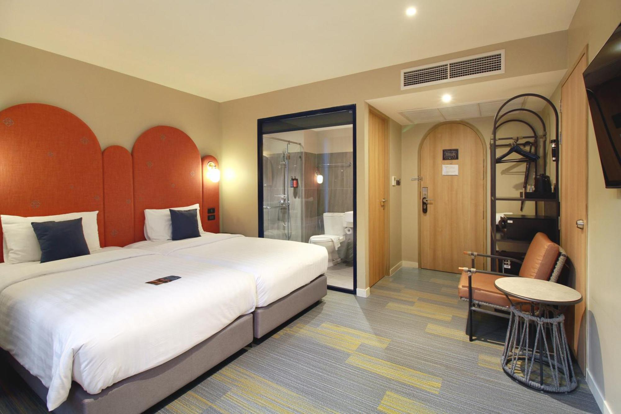 Benjarong Hotel Bangkok Exterior photo